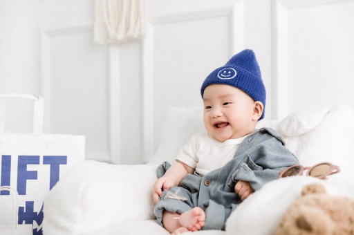 如皋宝宝多久开始攒肚